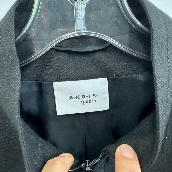 Akris Punto 100% Wool Black Blazer Snap Front Detail High neck Size 8 - Picture 8 of 14